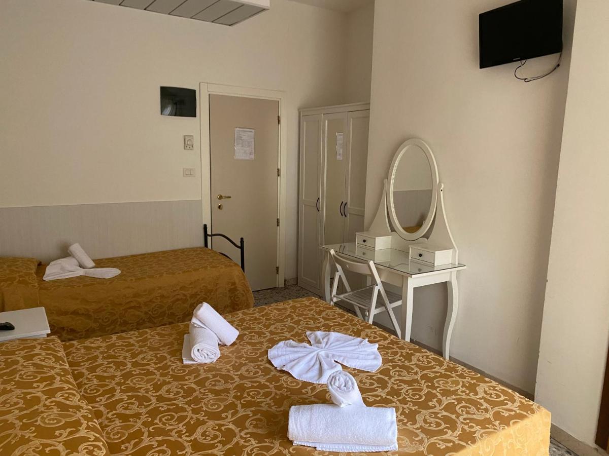 Hotel Modenese Риччоне Экстерьер фото