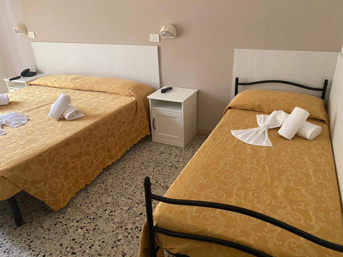 Hotel Modenese Риччоне Экстерьер фото
