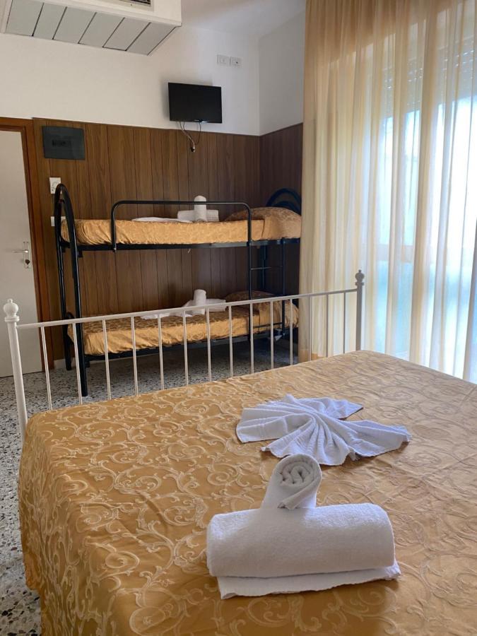 Hotel Modenese Риччоне Экстерьер фото