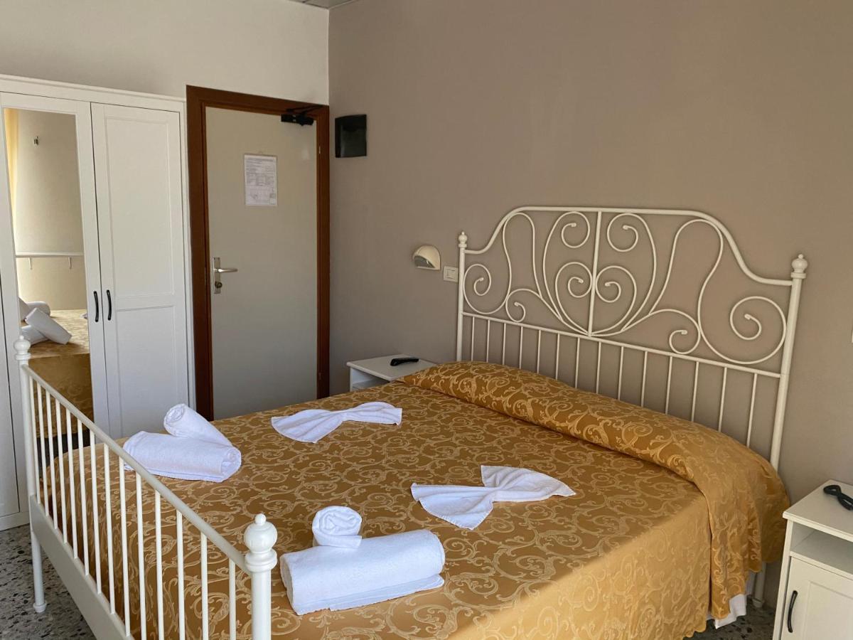 Hotel Modenese Риччоне Экстерьер фото