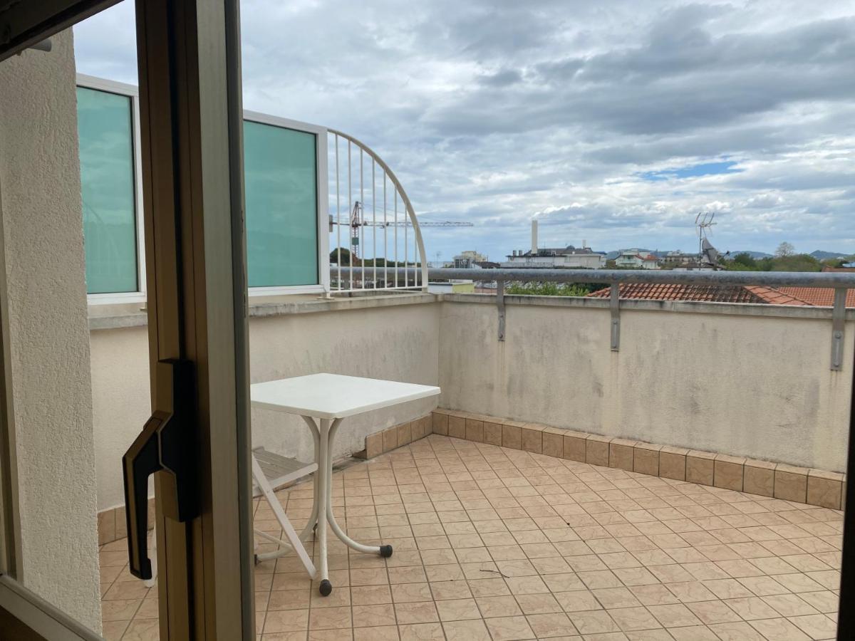 Hotel Modenese Риччоне Экстерьер фото