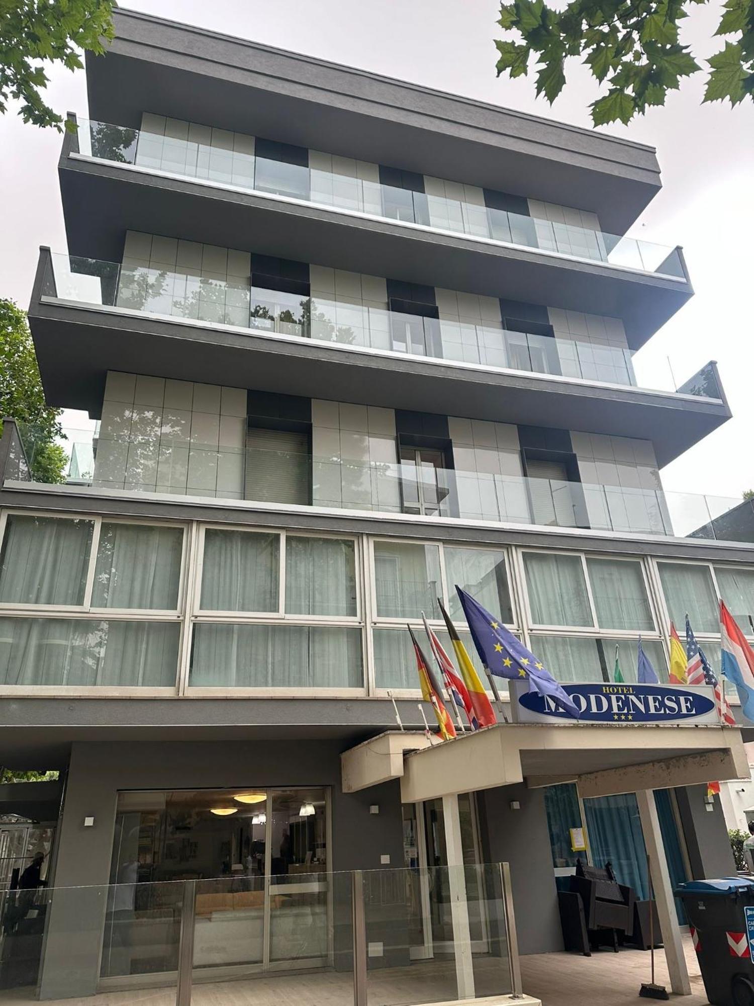 Hotel Modenese Риччоне Экстерьер фото